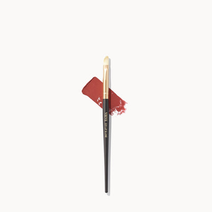 229 Lip & Line Brush