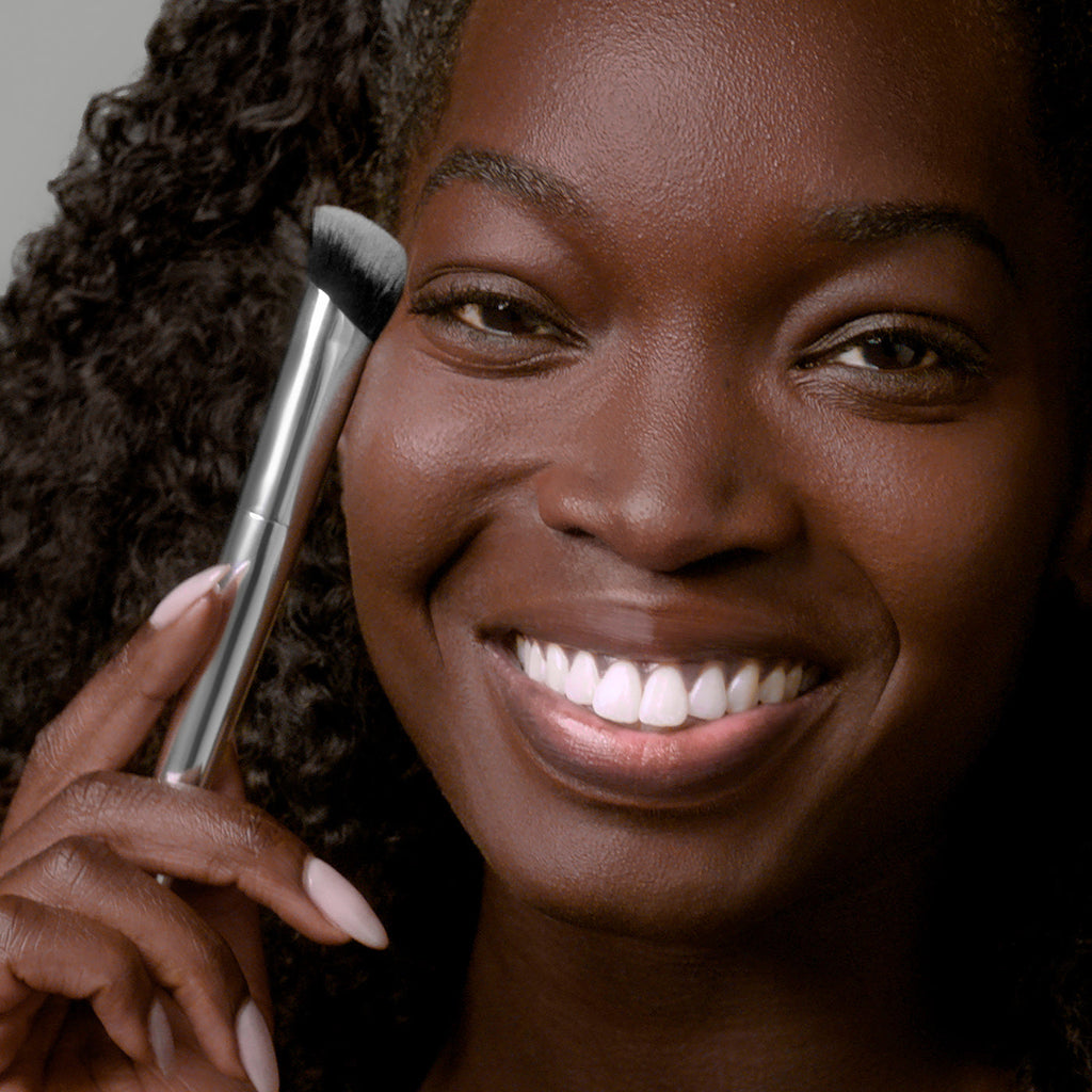 TRICLONE™ SKIN TECH CONCEALER BRUSH